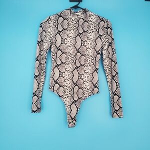 Popular 21 Bodysuit Size Small Snakeskin Soft